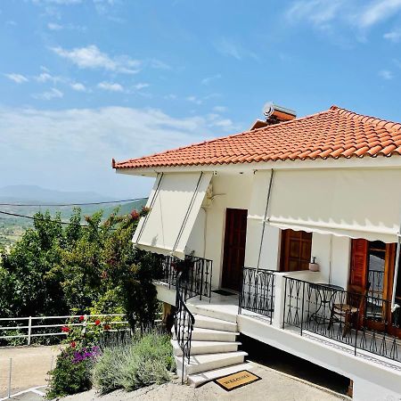 Guesthouse Lykourgos Mavrommation Екстер'єр фото